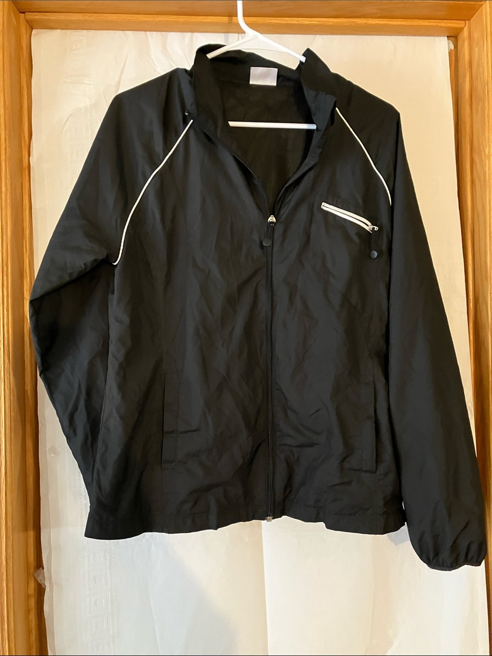 Danskin NOW Women’s L/G (12-14) Black Long Sleeve Full Zip Windbreaker Jacket